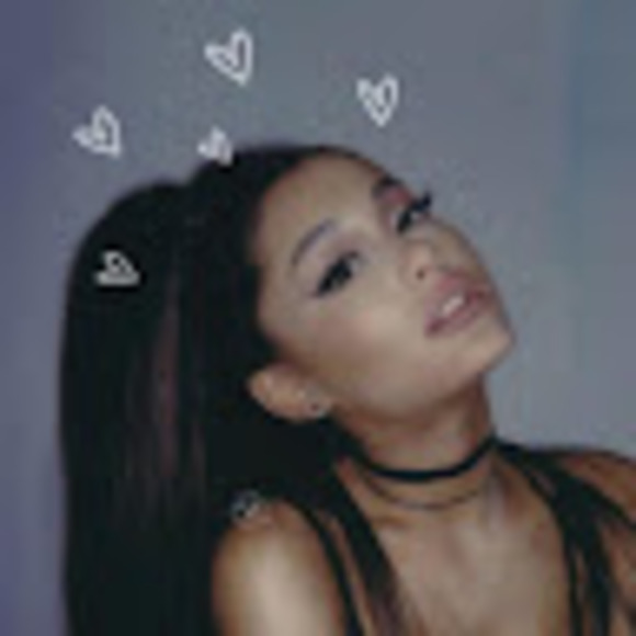 Profile Picture of Arabella Petsch (@arabella2250) on Poshmark