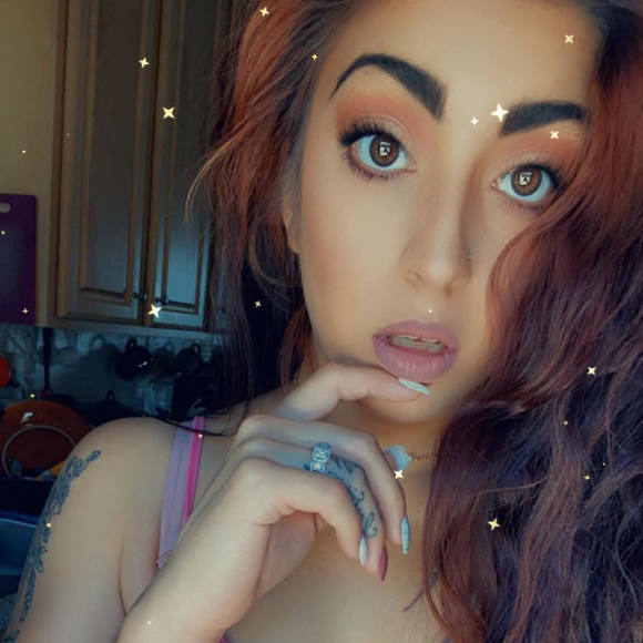 Profile Picture of Tuchanna Banicki (@tbanicki) on Poshmark