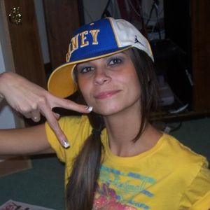 Profile Picture of Deanna Binner (@dee_binner) on Myspace