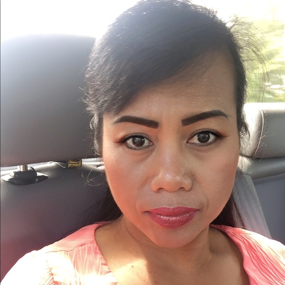 Profile Picture of Aen Keosakdy (@keosakdy) on Poshmark