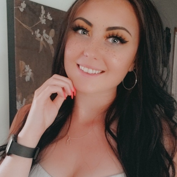 Profile Picture of Katelyn Maccosham (@kateemaccosham) on Poshmark