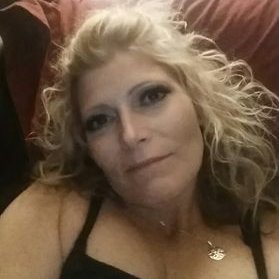 Profile Picture of Lora Ruble (@lora_ruble) on Twitter