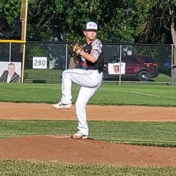 Profile Picture of Dylan Hintzen (@dyl13) on Poshmark