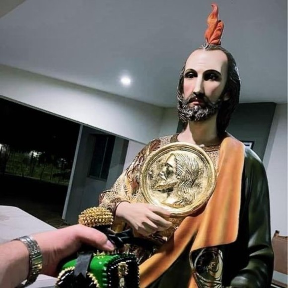 Lp Azael - Poshmark Profile Picture of Lp Azael (@azaeldilo) on Poshmark