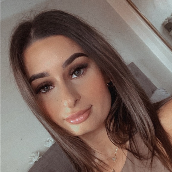 Profile Picture of Parris Mirzaian (@parrismirzaian) on Poshmark