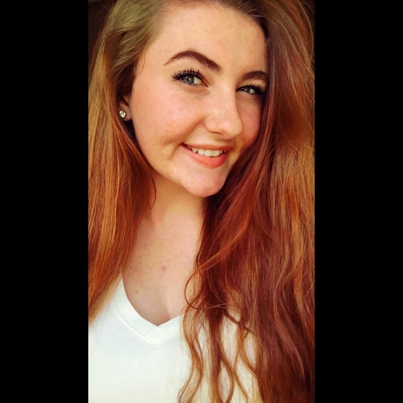 Profile Picture of Elizabeth Schrum (@schrum) on Poshmark