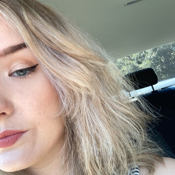 Profile Picture of Sam Worsham (@samworsham) on Poshmark