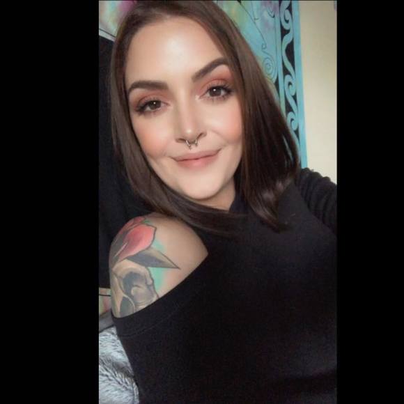 Profile Picture of Tara Schwind (@t_mongoose421) on Poshmark