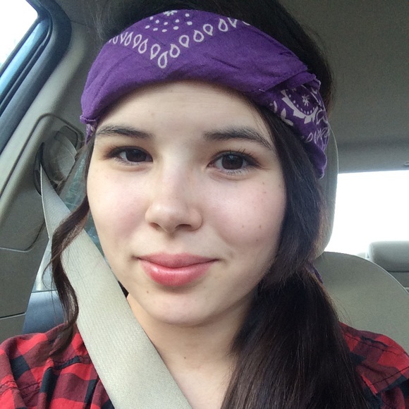 Profile Picture of Kaige Gailor (@kaige13) on Poshmark