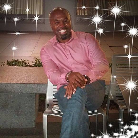 Profile Picture of James Winston (@jameswinston03) on Poshmark