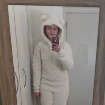 Profile Picture of Alison Newton (@Alison_newt) on Twitter