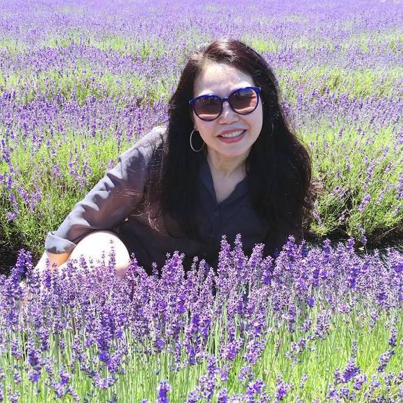 Profile Picture of Cindy Huang (@chiuyun0224) on Poshmark