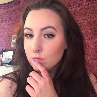 Profile Picture of Colleen Cleary (@coIIeeen) on Twitter