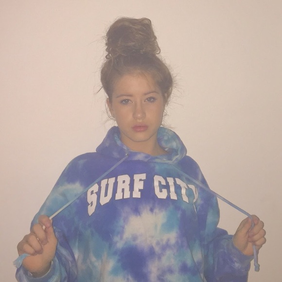 Profile Picture of Brianna Gillespie (@21briannag1018) on Poshmark