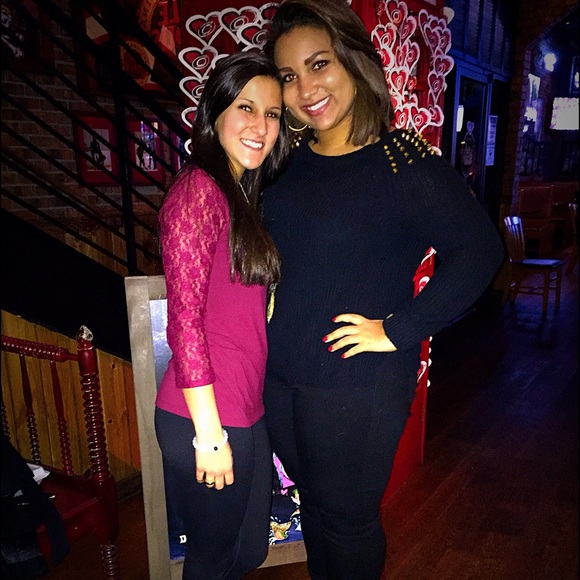 Profile Picture of Alexis Askew (@askewalexis) on Poshmark