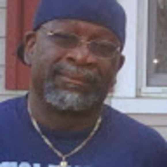 Profile Picture of Kenneth Reeves (@kennethreeves) on Poshmark