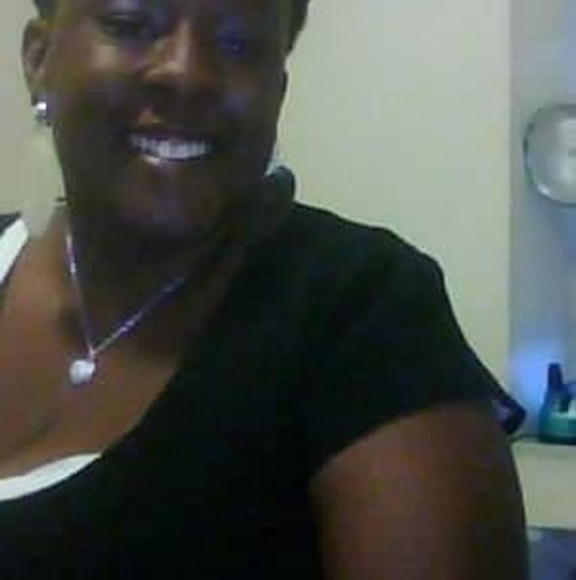 Manikia Jones - Poshmark Profile Picture of Manikia Jones (@mrsmannie85) on Poshmark