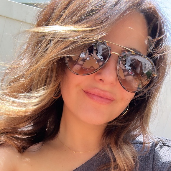 Profile Picture of Amanda Bellafiore (@asbella) on Poshmark