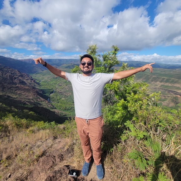 Profile Picture of Matthew Kanna (@matthewkanna) on Poshmark