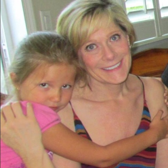 Profile Picture of Debbie Stamas (@debstamad) on Poshmark