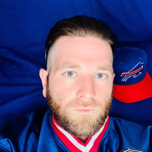 Profile Picture of Mike Haley (@mikeyhaley1987) on Poshmark