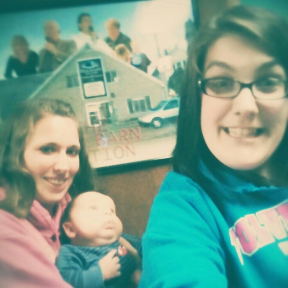 Profile Picture of Olivia Bell (@beloli09) on Poshmark