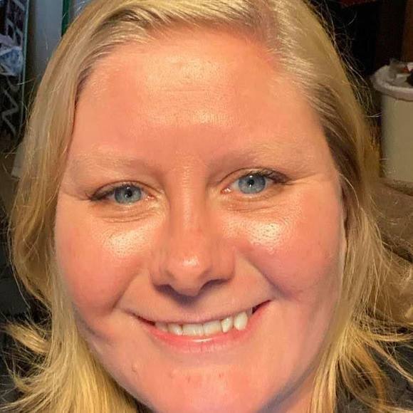 Profile Picture of Katherine Perttunen (@kperttunen) on Poshmark