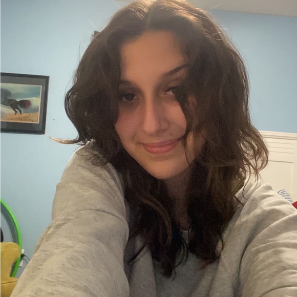 Profile Picture of Alyson Ramsey (@nabababv) on Poshmark