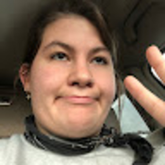 Profile Picture of Elizabeth Unruh (@eunruh4) on Poshmark