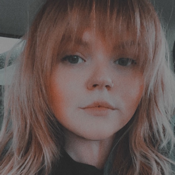 Profile Picture of Kenzy Brendemuhl (@kenzybrendemuhl) on Poshmark