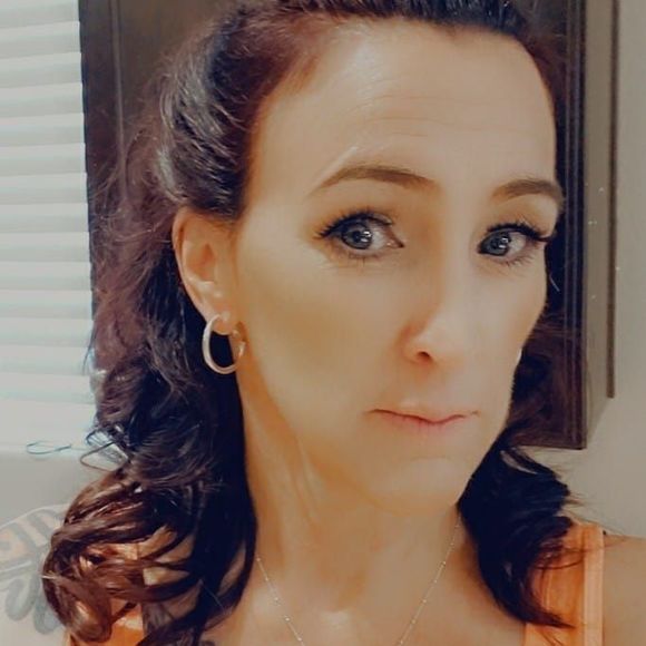 Profile Picture of Nancy Hedges whitney (@frodoskid) on Poshmark