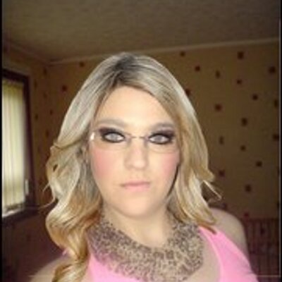 Profile Picture of Sarah Tomlin (@weesarah09) on Twitter