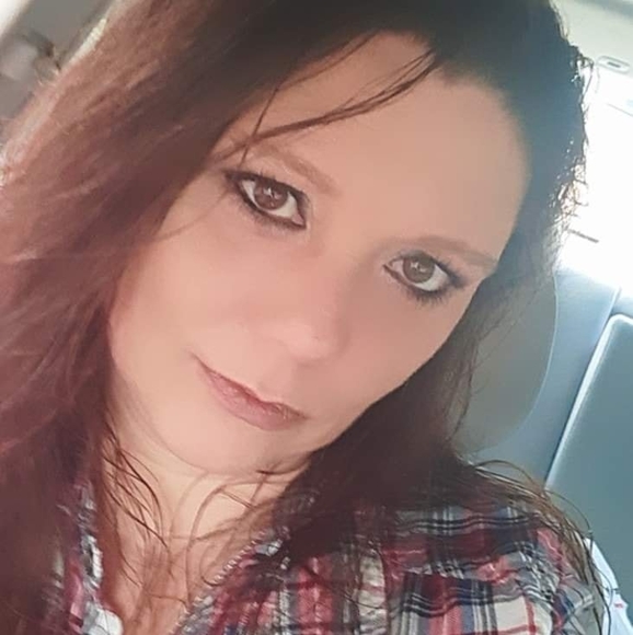 Profile Picture of Lynn Mcdaniel (@haven83) on Poshmark