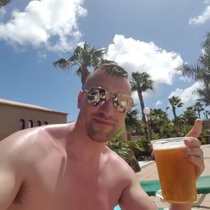 Profile Picture of Carl Co (@@cyjcarl) on Twitter