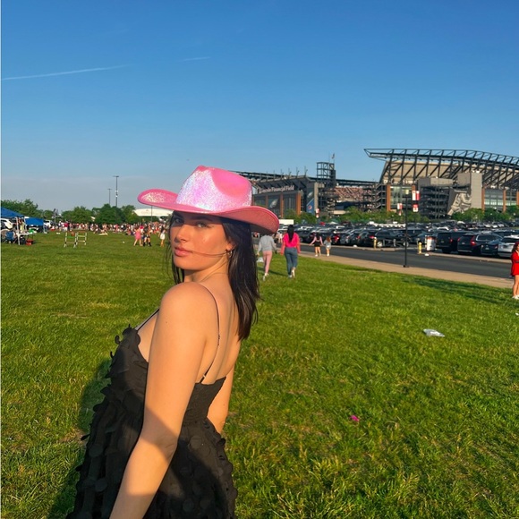 Profile Picture of Juliana Burns (@juliana_burns) on Poshmark