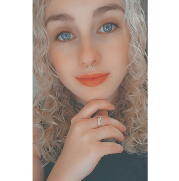 Profile Picture of Maddie Radike (@mradike) on Poshmark