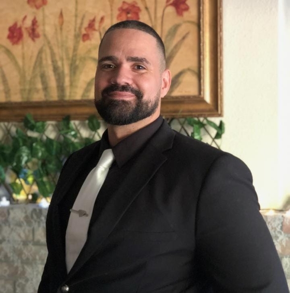 Profile Picture of Nick Tollette (@nicktollette) on Poshmark