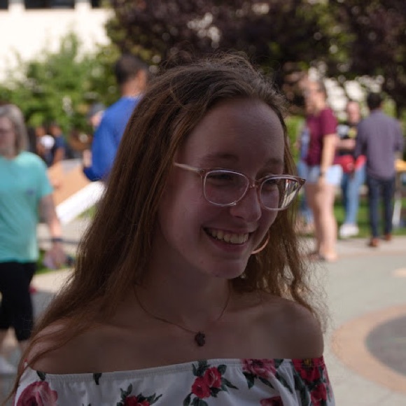 Profile Picture of Tessa Barry (@tessabarry14) on Poshmark