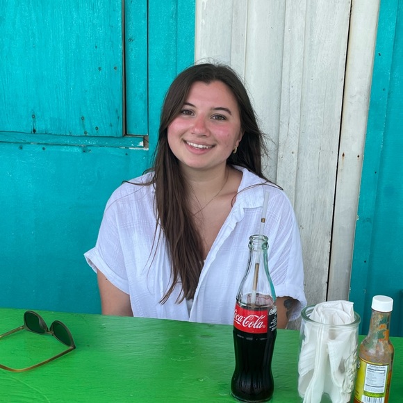 Profile Picture of Cassandra Dowers (@cassandralynn75) on Poshmark