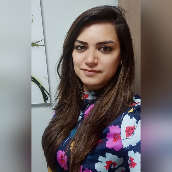 Profile Picture of Farzeen Patel (@closetfuloflove) on Poshmark