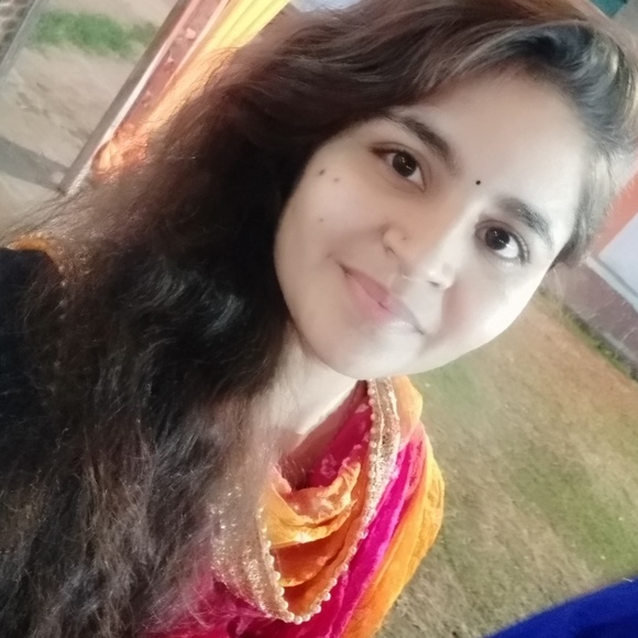 Profile Picture of Aashi Pareek (@aashipareek6) on Poshmark