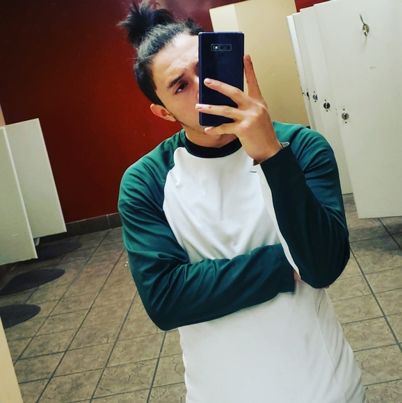 Profile Picture of Carlos Andino (@carlosandino715) on Poshmark