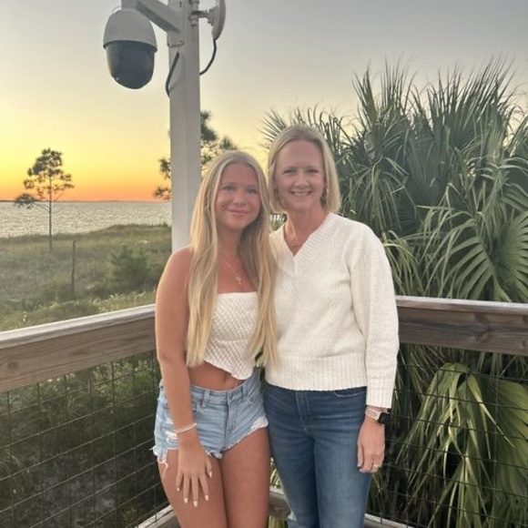 Jenny Sablowski - Poshmark Profile Picture of Jenny Sablowski (@jennymerrifield) on Poshmark