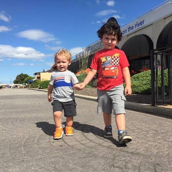 Profile Picture of Naomi Chase (@molokaijax) on Poshmark