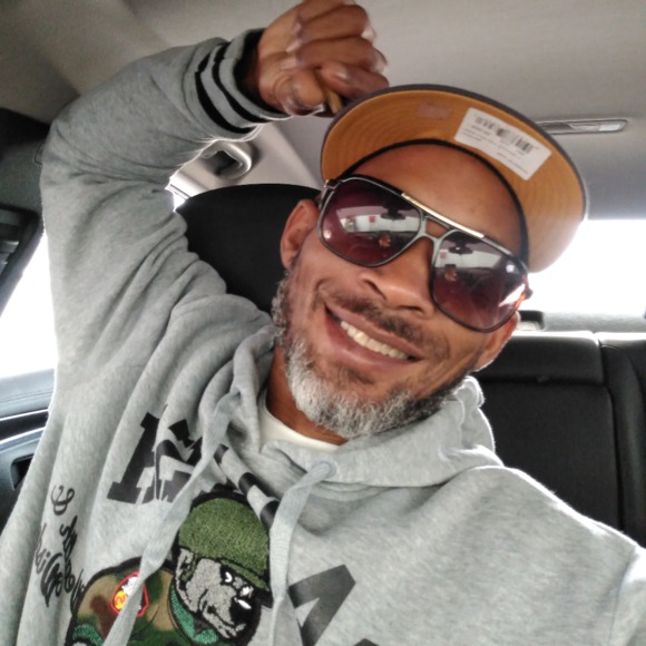 Profile Picture of Alexander Brooks (@sandy772) on Poshmark