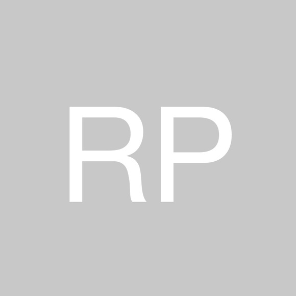 Profile Picture of Robert Pyles (@alicerobert) on Poshmark