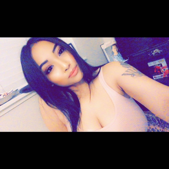 Profile Picture of Sengchanh Khaoone (@seng23) on Poshmark