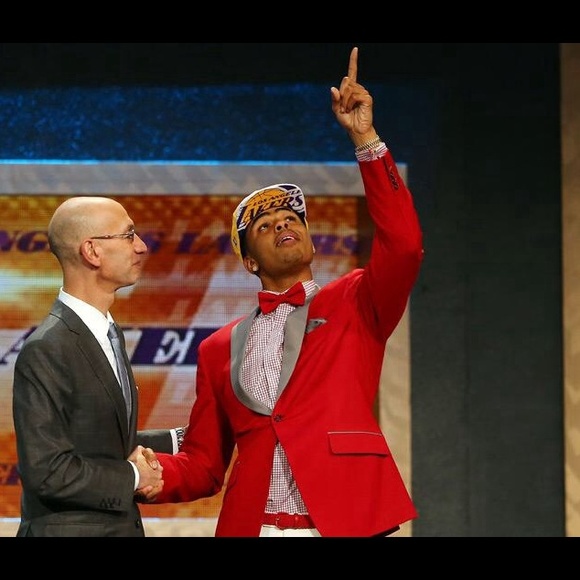 Profile Picture of Genaro Hernandez (@genaroh24) on Poshmark