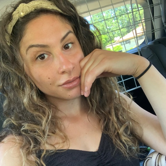 Profile Picture of Stella Altadonna (@saltadonna1717) on Poshmark