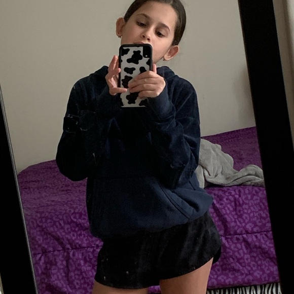 Profile Picture of Hannah Glazer (@h_glazer) on Poshmark